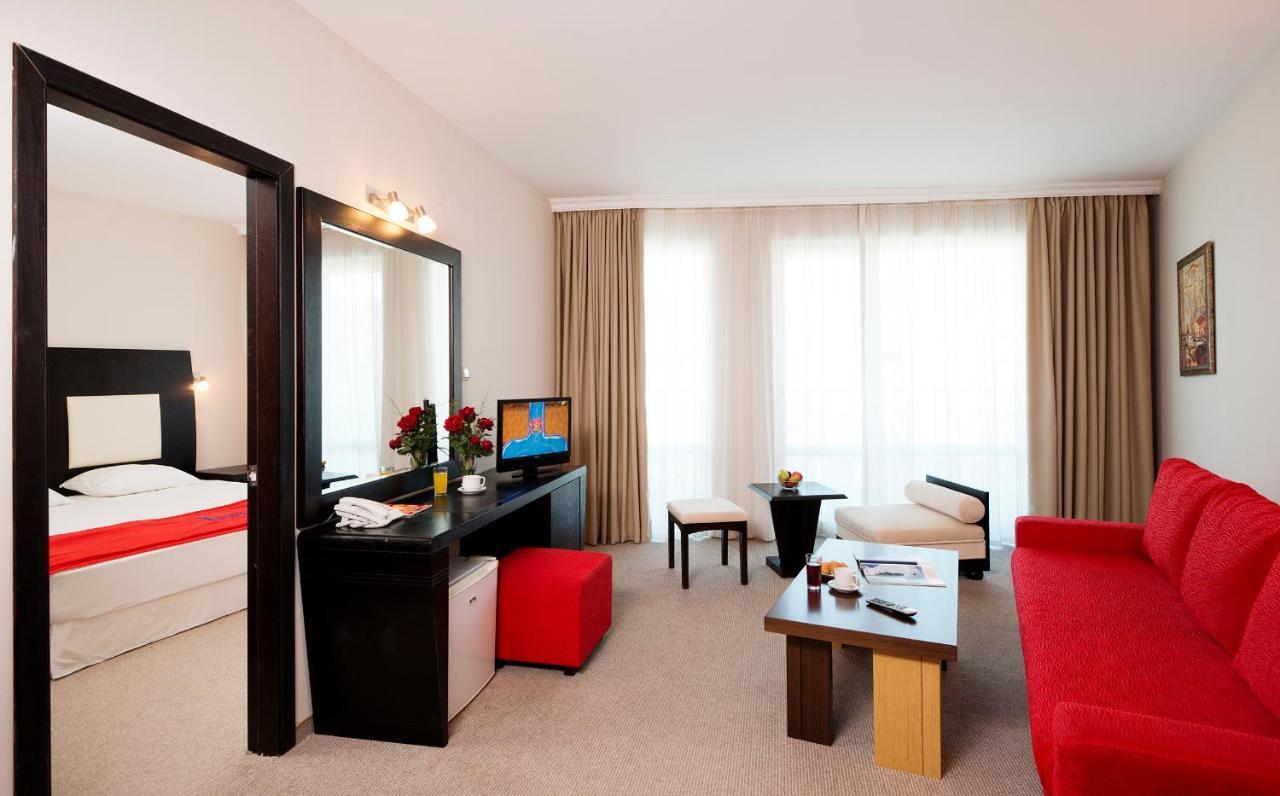Calypso Hotel - All Incluisve Pantai Sunny Bagian luar foto